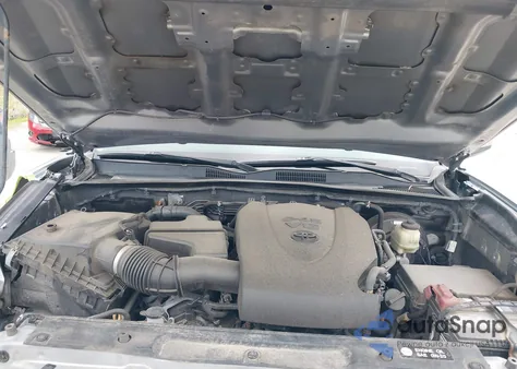 2016 Toyota Tacoma Sr5 V6 z USA, uszkodzony, nr VIN 3TMCZ5AN1GM024101